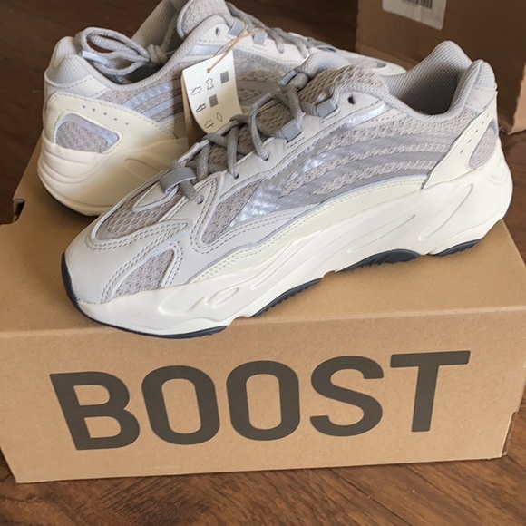Yeezy 700 static - Picture 3 of 3